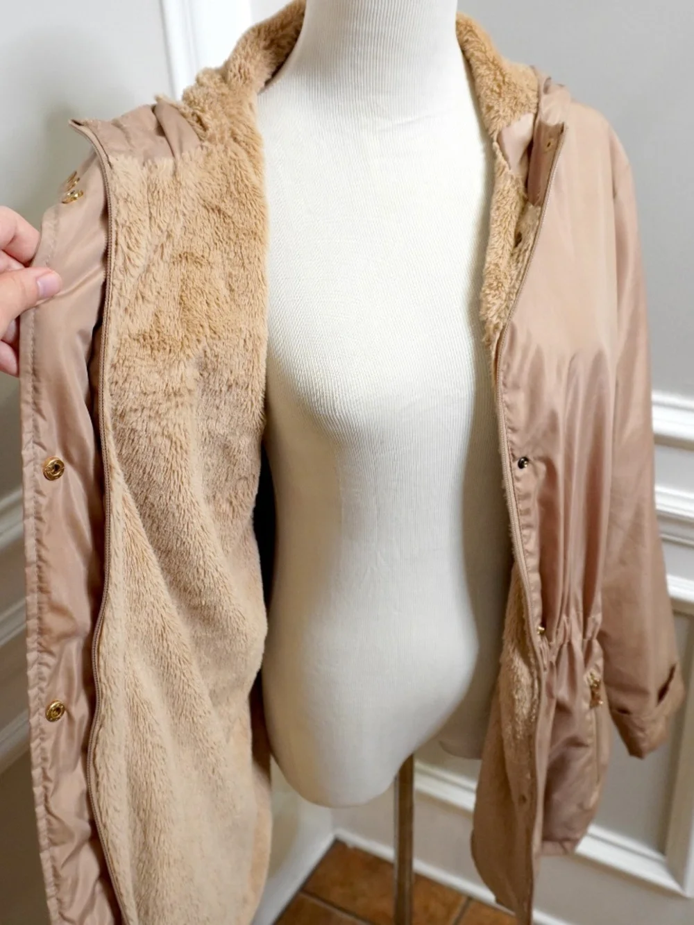Miss Posh Los Angeles Outwear, Windbreaker with Inside Fur Coating, Size XL - Picture 4 of 5